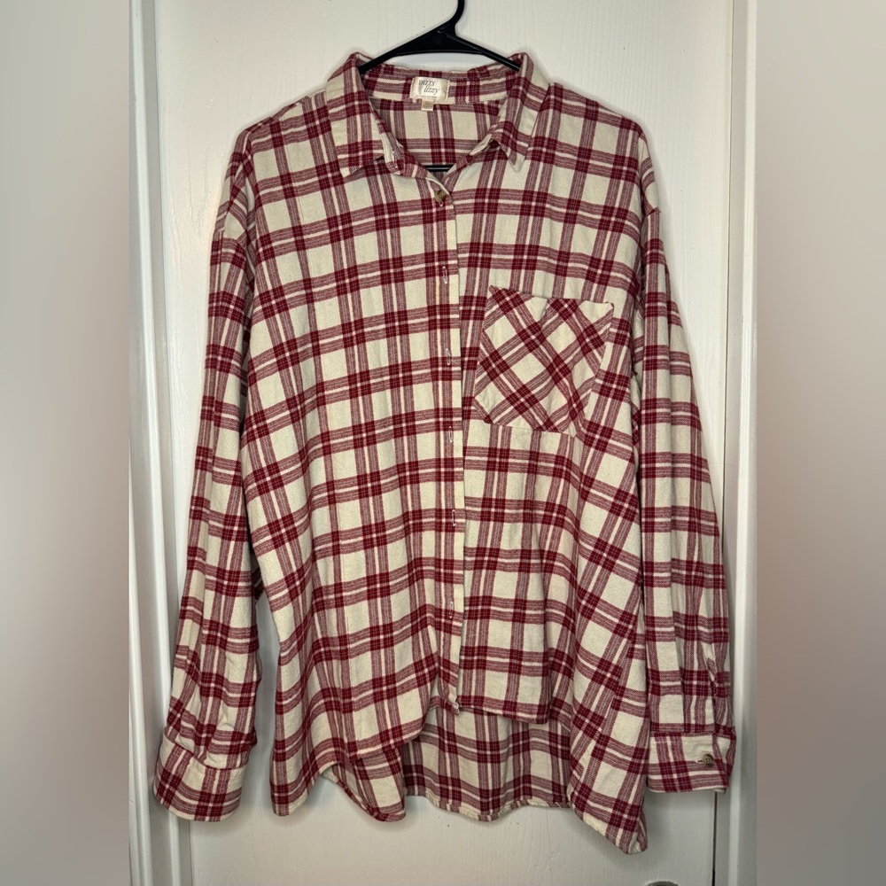 Woman’s XL Flannel Beige And Red Dizzy Izzy Long Sleeve Button Up